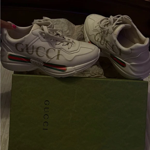 Gucci | Shoes | Gucci Womans Size Cream Sneakers With Green  display picture 2